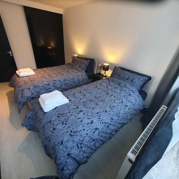 3beds Family Friendly In With Good Transport Links Appartement