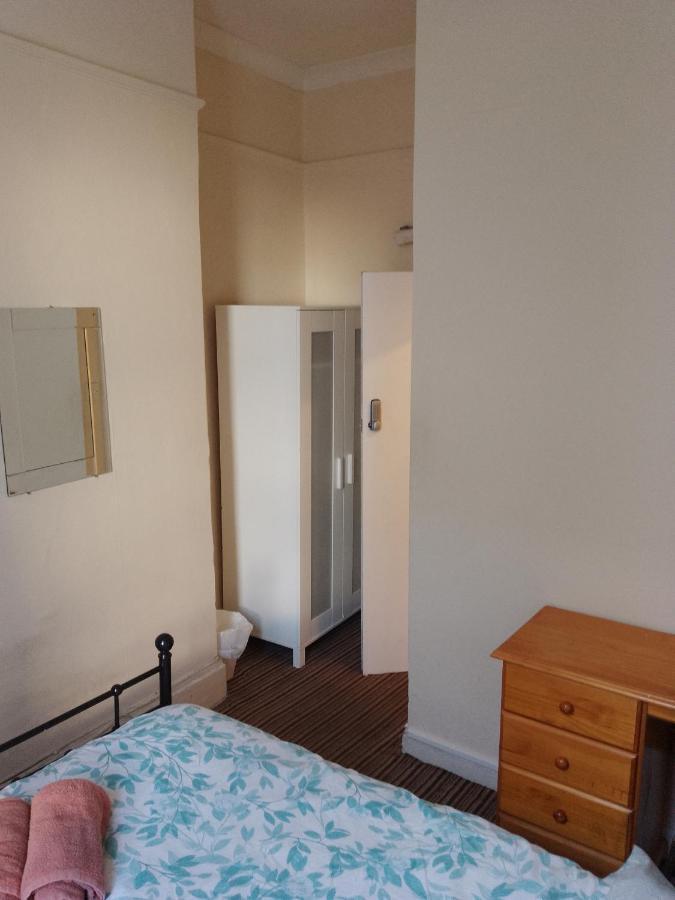 Hostal Bell House *