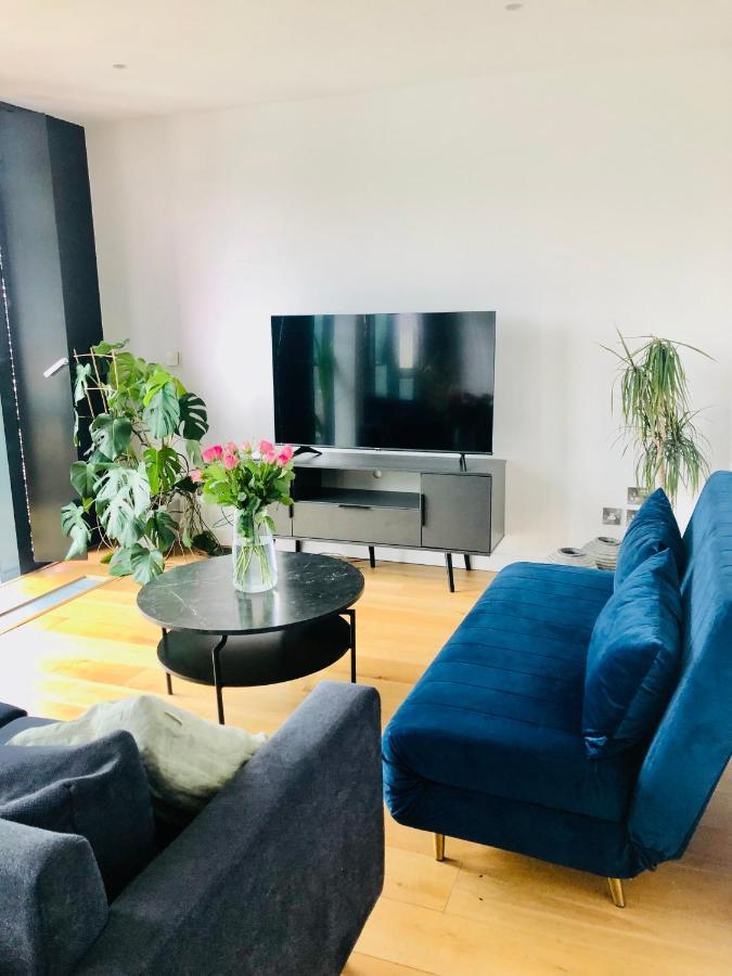 Luxury 2 Bedroom 20 Min From Apartamento