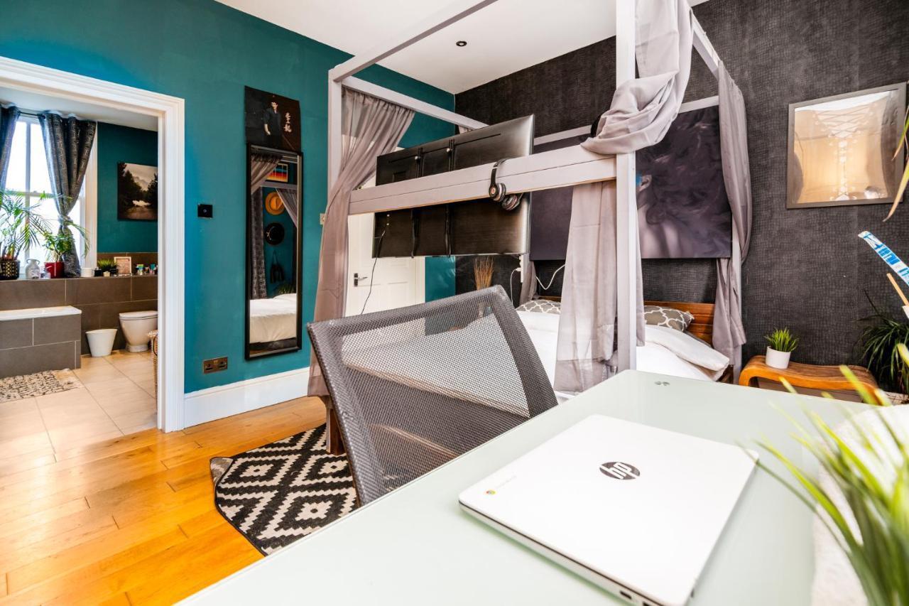 Master En - Townhouse Double With Garden & Hot Tub Accommodatie bij particulieren