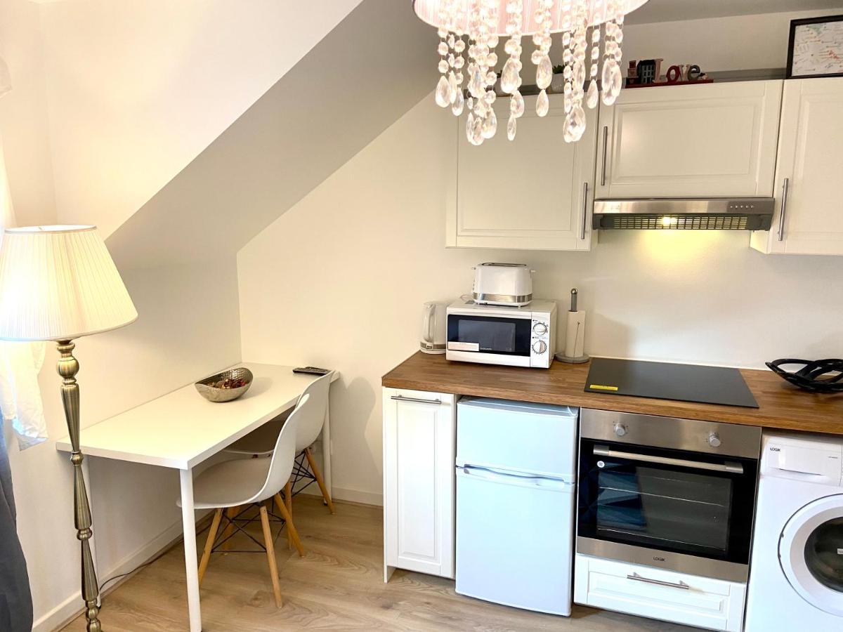 Self Contained, Newly Furbished Appartement *