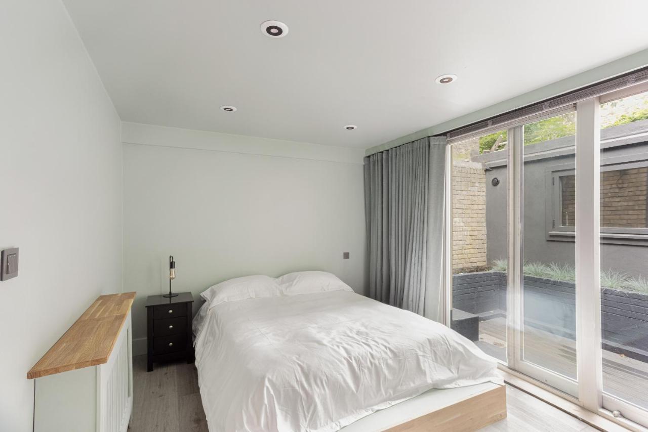 Apartment 189a Caledonian Road, London, N1 0sl London