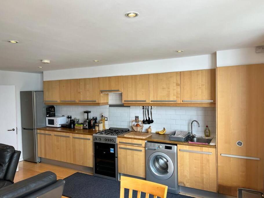 Double Or Twin In A Sharing House Zone 2 Apartment London