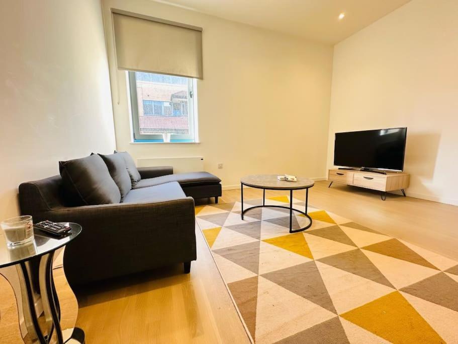 Spacious Flat, Fast Wifi, Free Parking Apartment