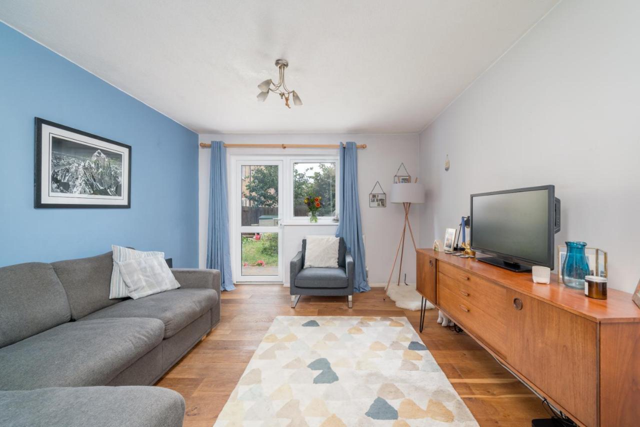 Joivy Cosy Flat In Elephant And Castle, Private Garden And Pets Allowed Londres