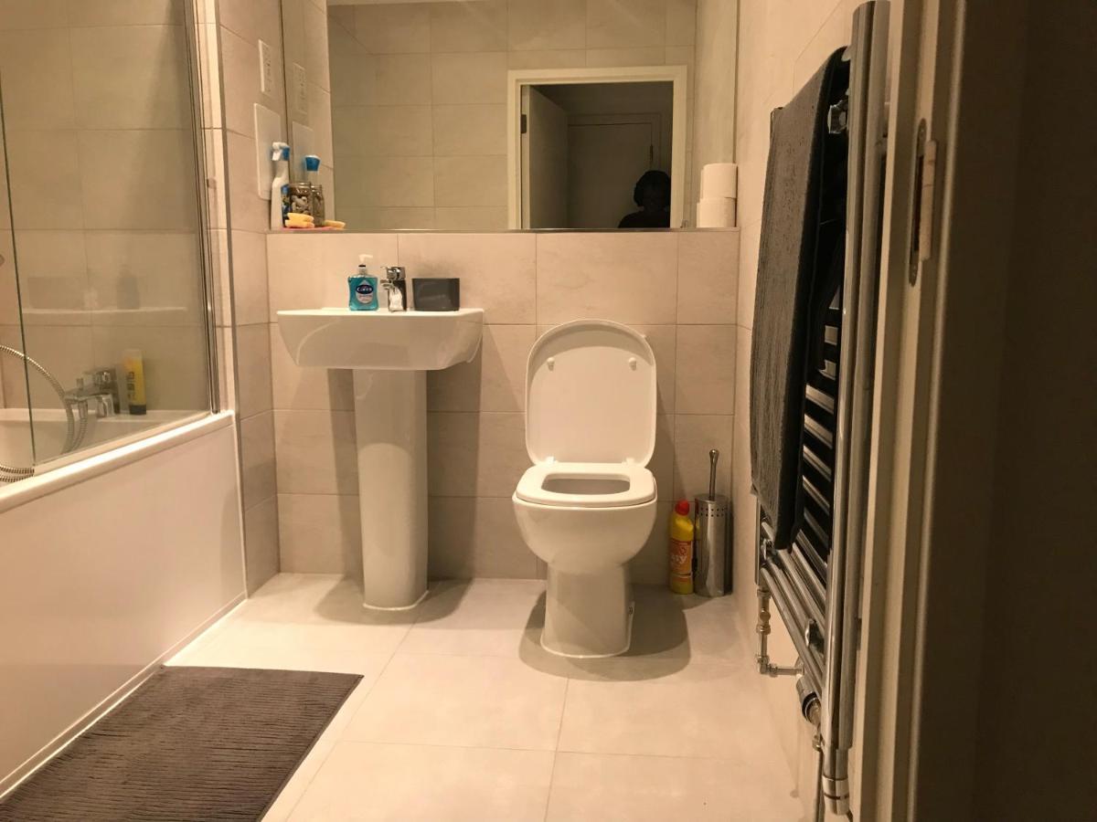 Private & Private Bathroom In Park Royal * Londres