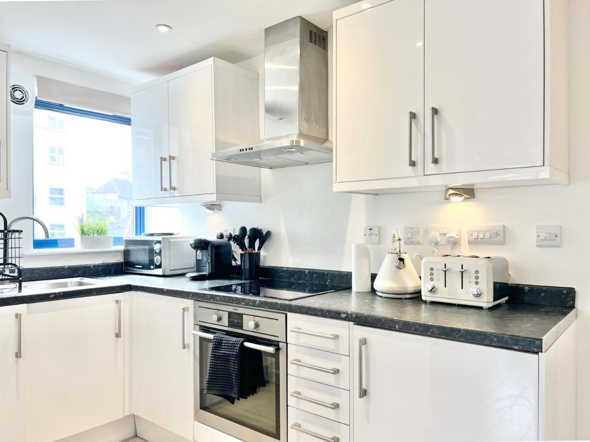 Weekly Or Monthly - Relocation & Business - 4 Guests - By Hofin Stays Short Lets & Serviced * Londres