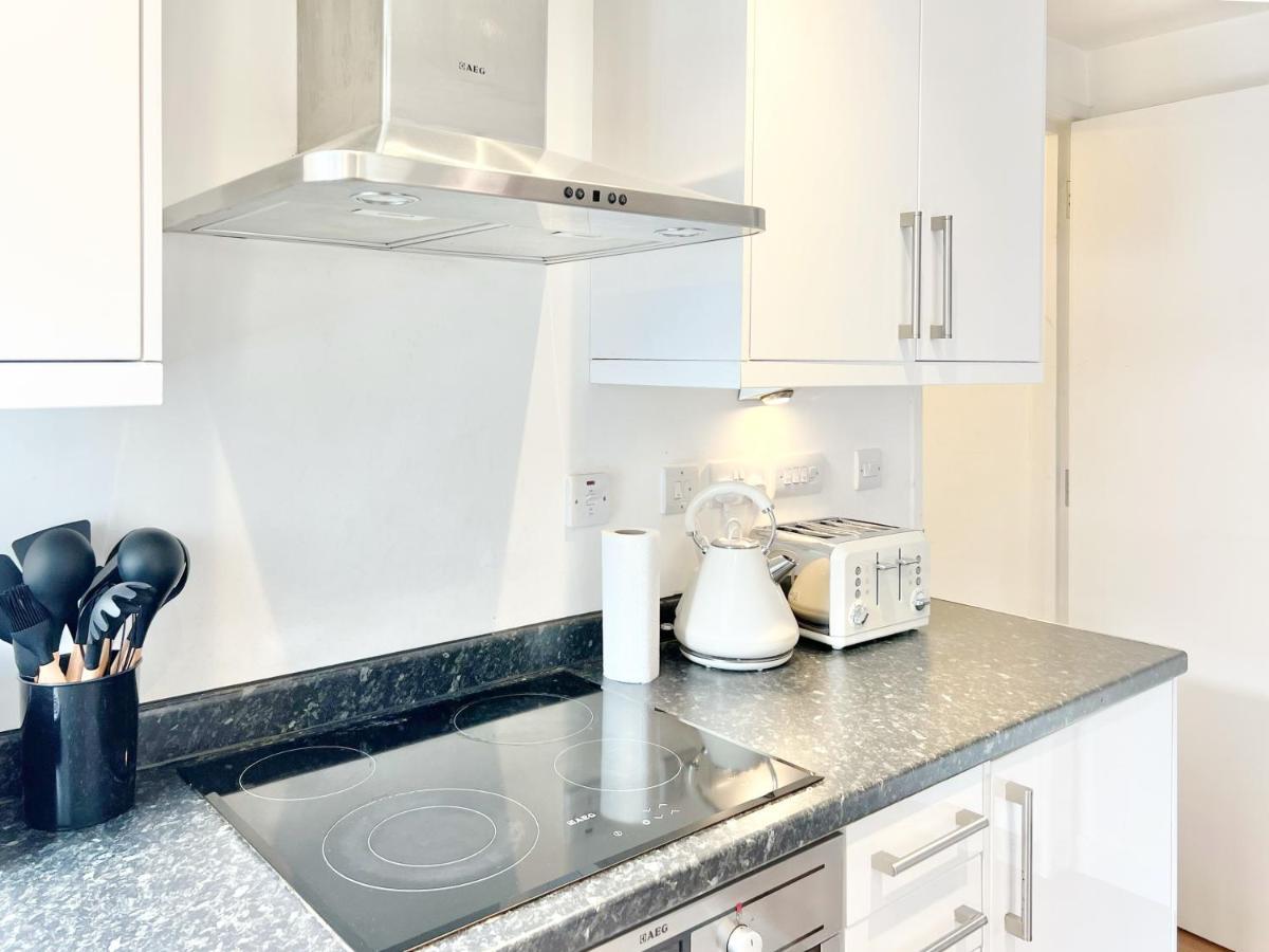 Weekly Or Monthly - Relocation & Business - 4 Guests - By Hofin Stays Short Lets & Serviced