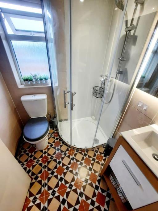 Alross Flat / Private Bathroom *