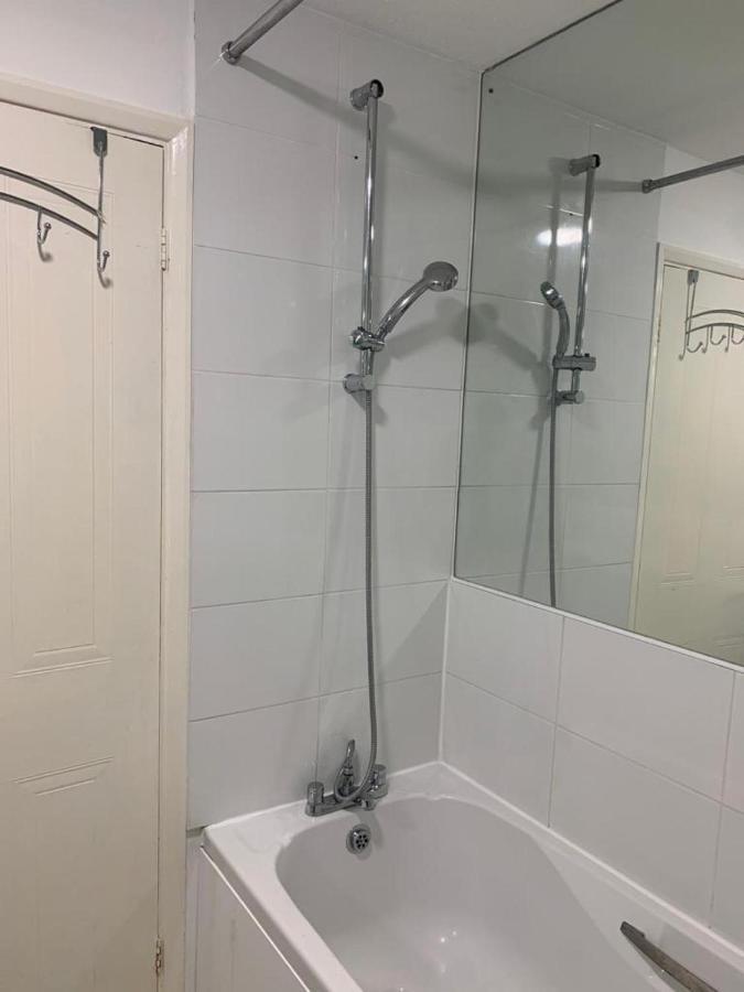 Charming 2-bed House In Vakantiehuis