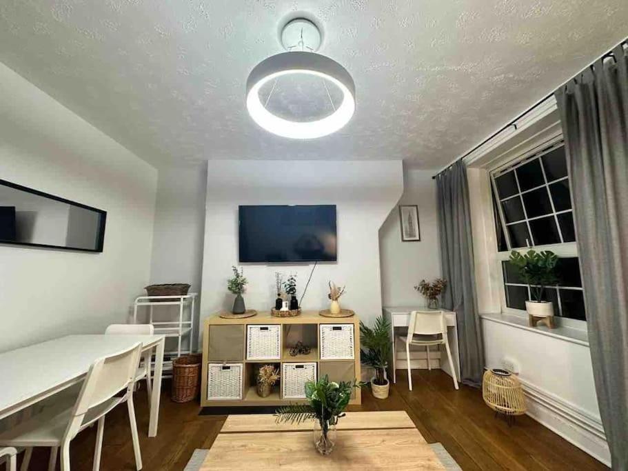 Jb Greenwich Apartment London