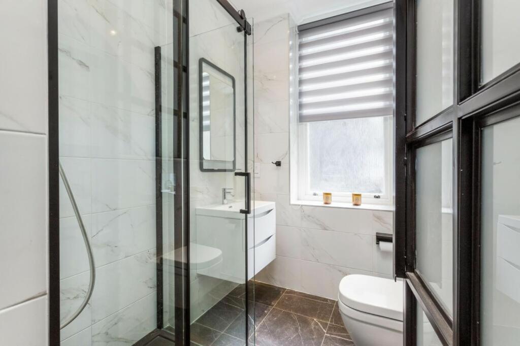 Modern Chelsea Flat, 3bd 2bath, With Parking Apartamento Londres