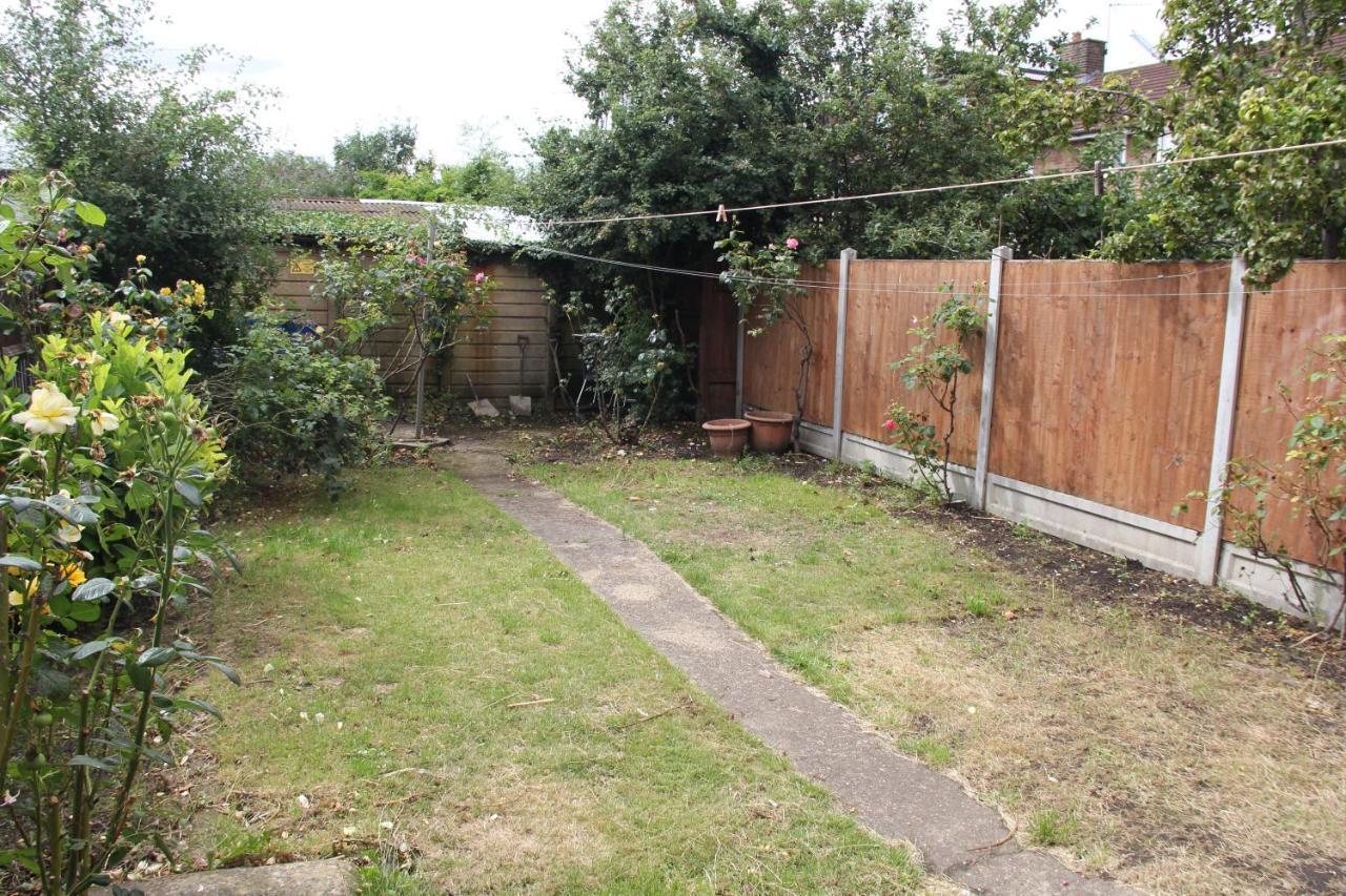 Сasa de vacaciones Coolfin House-close To Excel, Contractors, Relocators, Paid Parking *