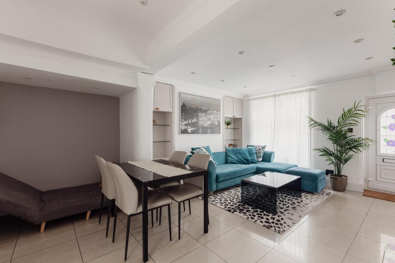 Charming & Beautiful 2 Bed Flat In Zone 1 *