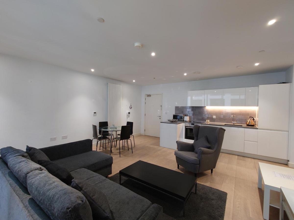 Fully Serviced One Bed In Royal Wharf Appartement