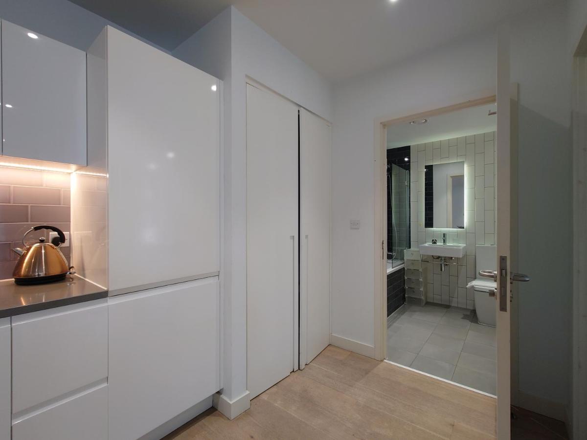 Fully Serviced One Bed In Royal Wharf