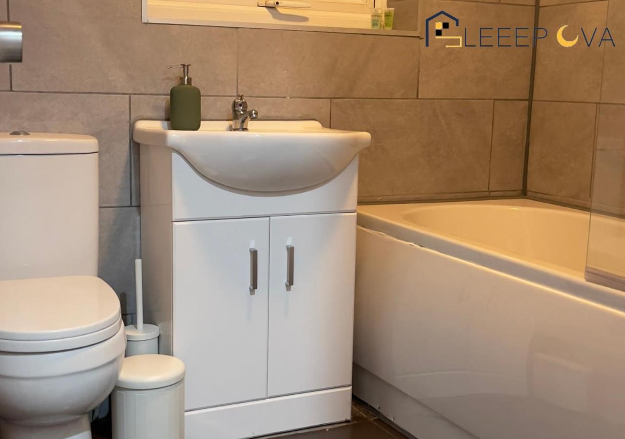 Premium Offers L Last-Minute Escape L Luxury & Spacious 2 Bedroom Flat Families Business Relocation Sleepova Short Lets & Serviced Accommodation Appartement