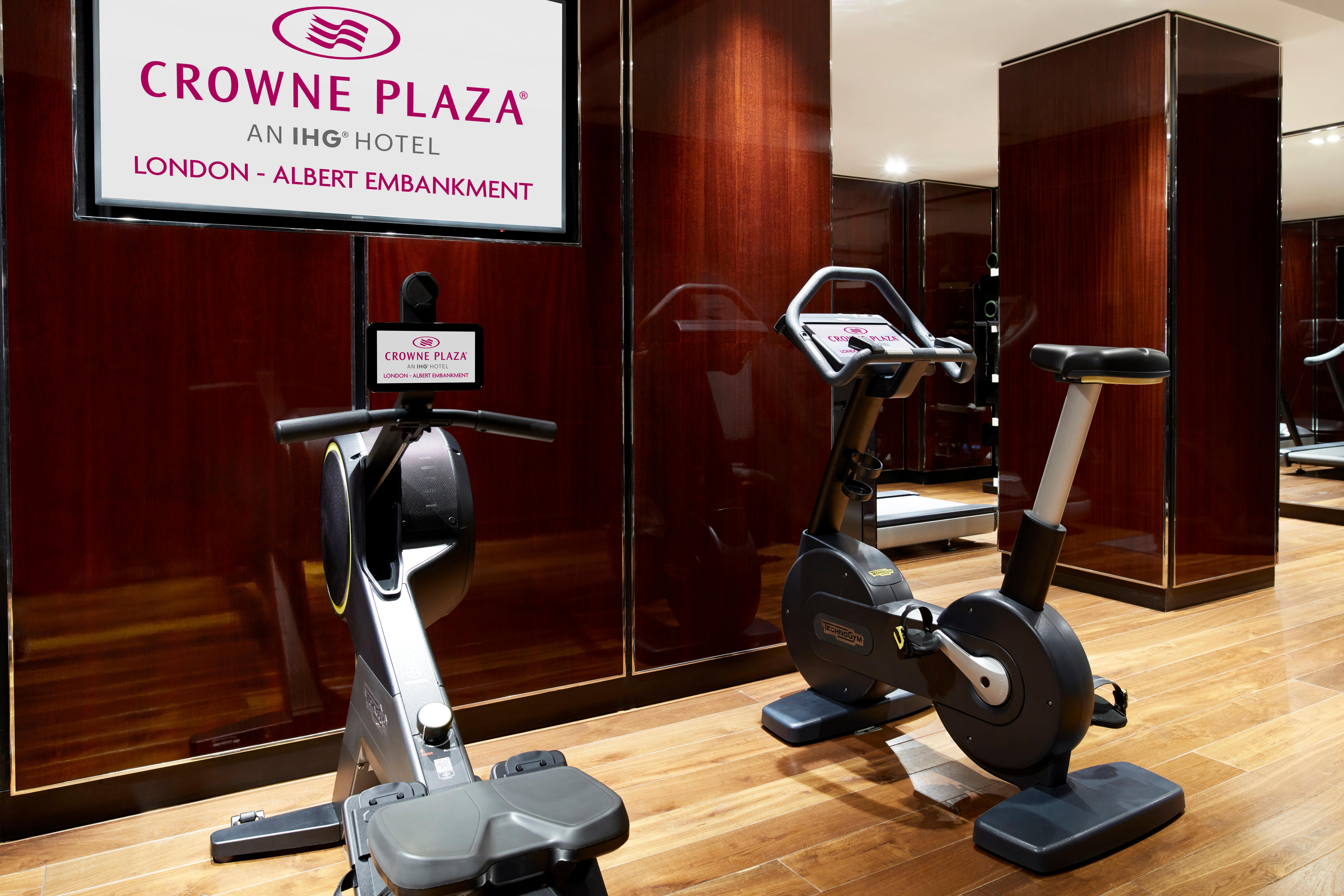 Crowne Plaza - - Embankment Hotel 4*