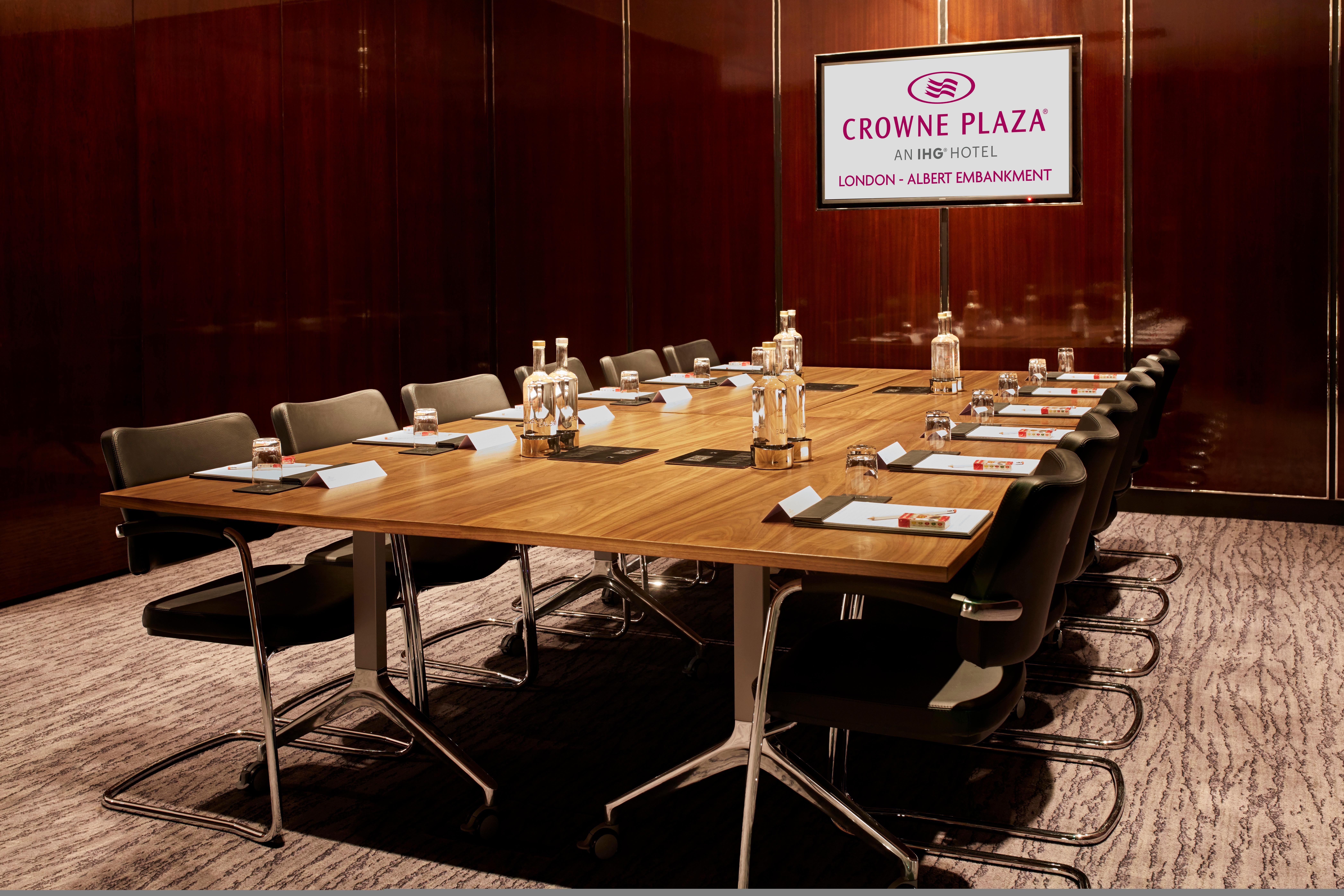 Hotel Crowne Plaza - - Embankment