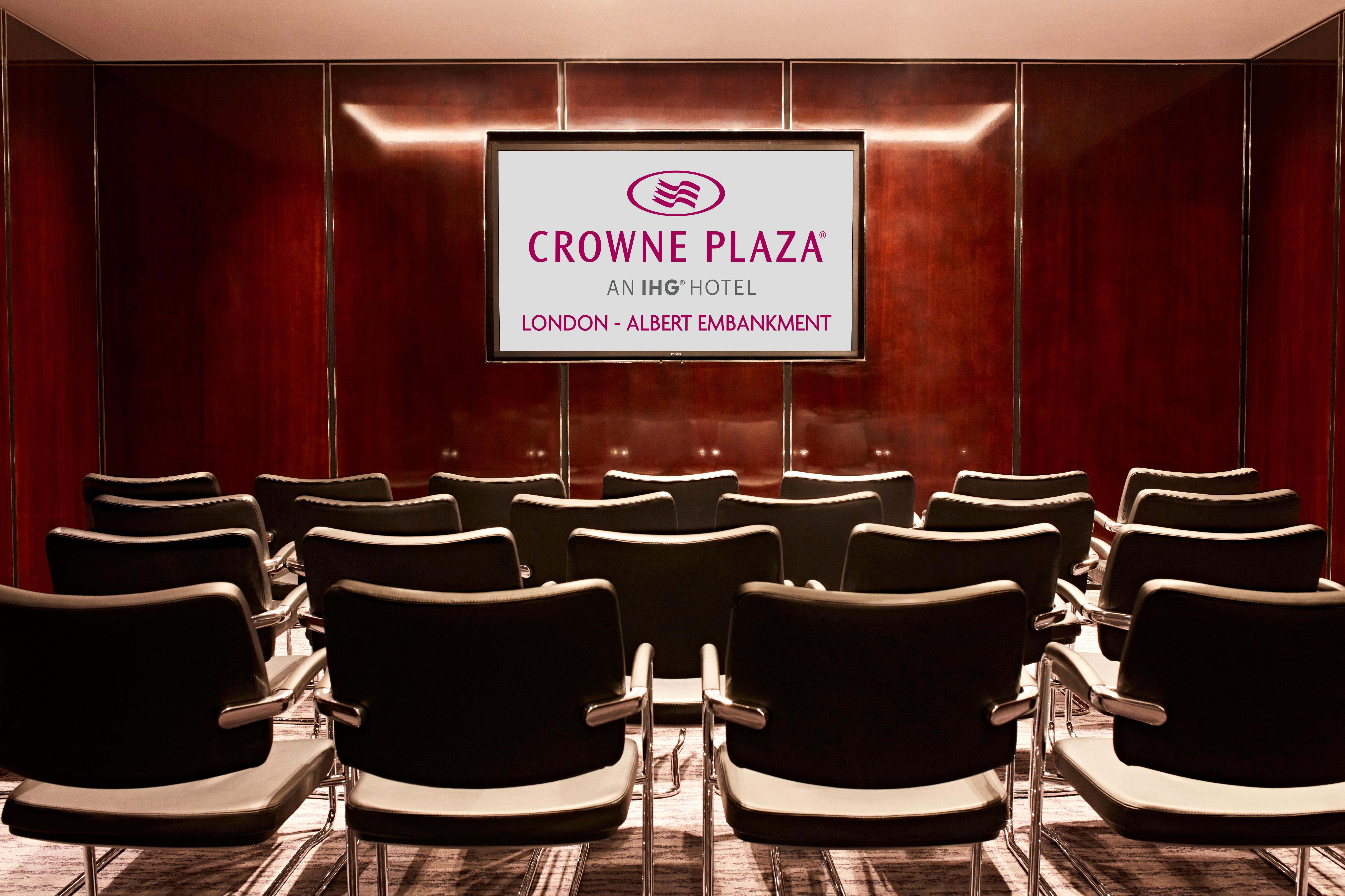 Hotel Crowne Plaza - - Embankment