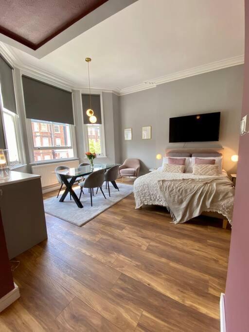 For 3 Near Regents Park N5