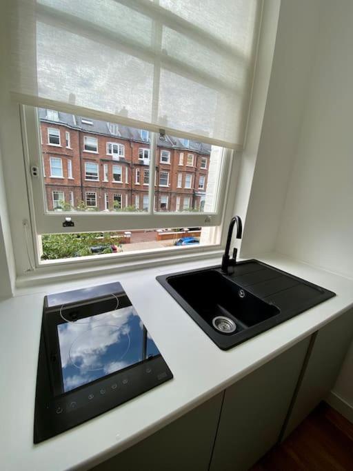 For 3 Near Regents Park N5 * Londres