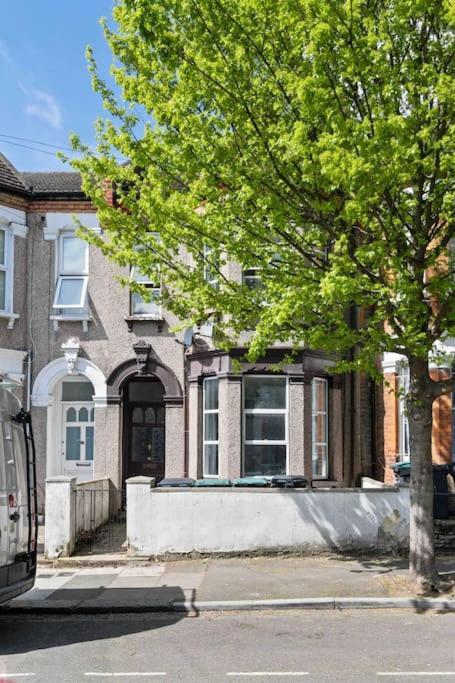 Modern 3 Bed In Tottenham Londres