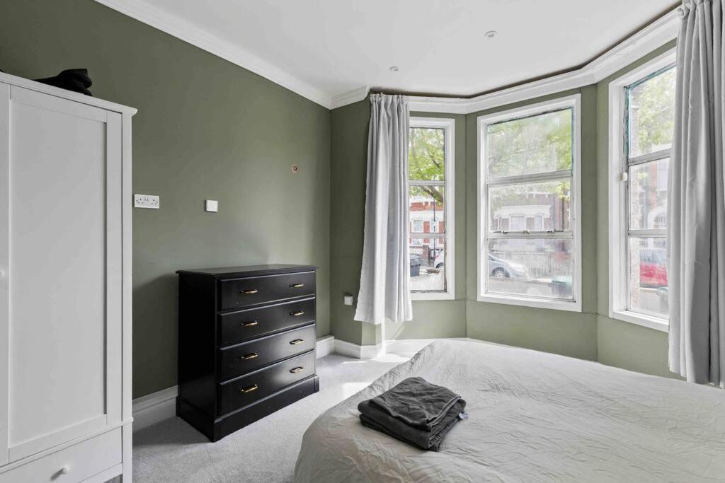 Modern 3 Bed In Tottenham