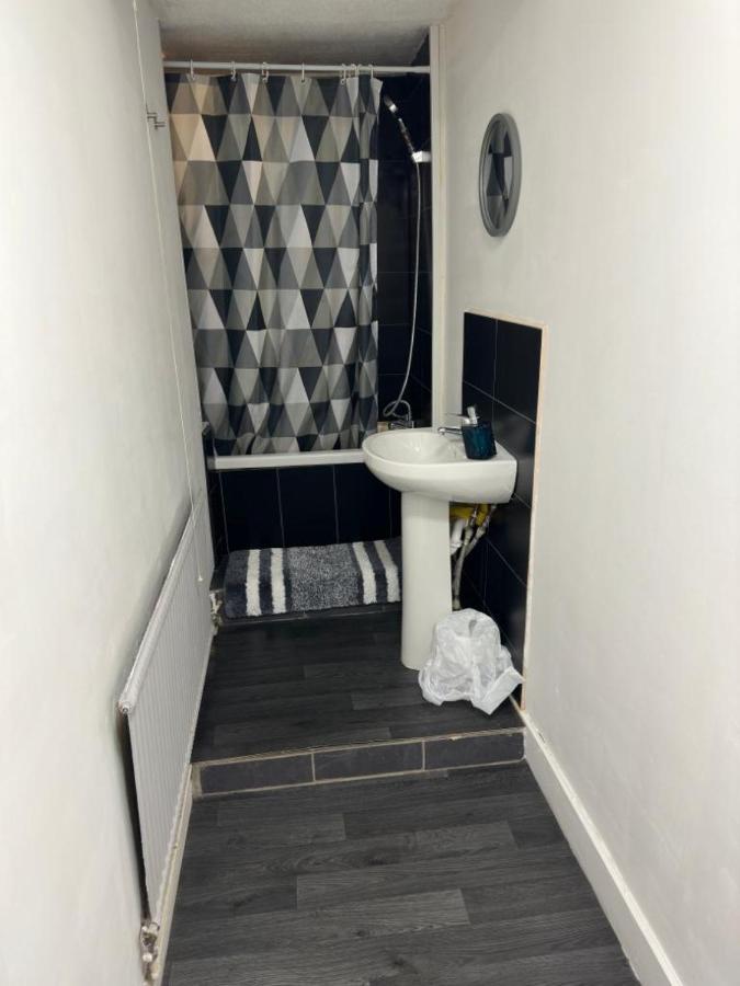 Central Location, Close To Bars Restaurants And Train Stations Habitación en casa particular *