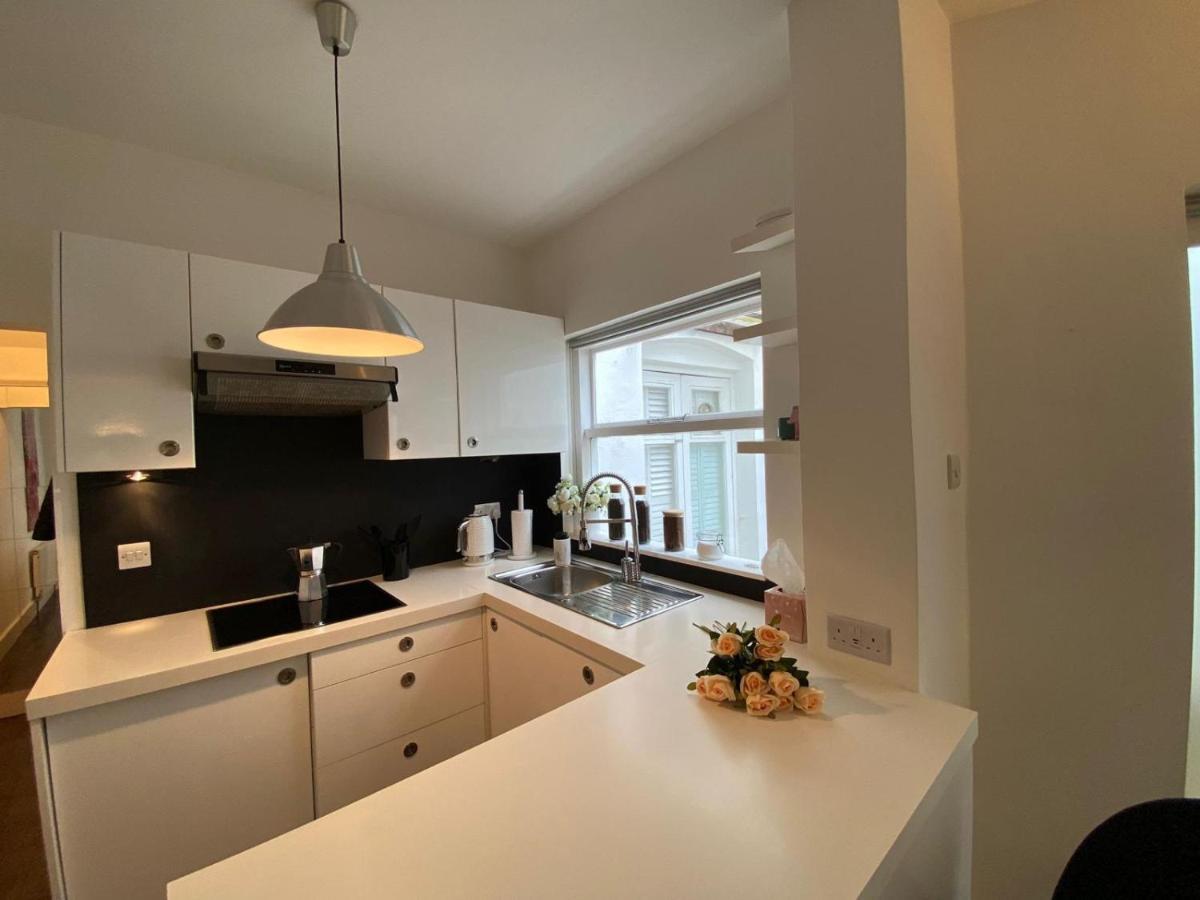 Spacious 1 Bedroom Flat With Private Garden. Ideal For Business Travelers And Couples. 2 Mins Away From Paddington Station. Apartamento *