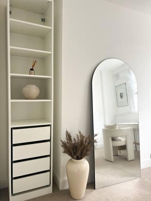 Stunning Two Bed Flat In Angel Apartment *