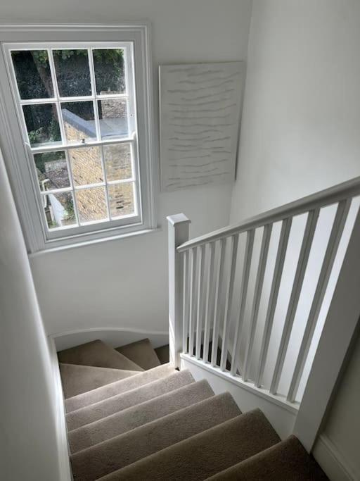 Stunning Two Bed Flat In Angel * London