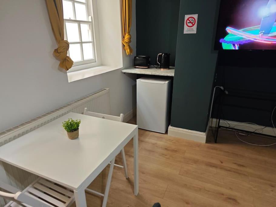 New Studio Flat In Old Street - Zone 1