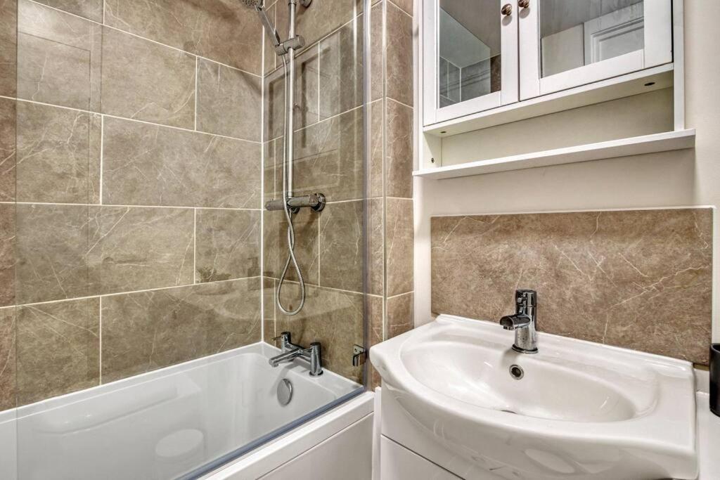 Hidden Gem In Battersea W/ Free Parking Apartamento Londres