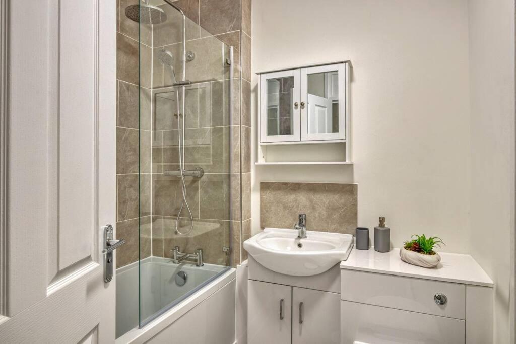 Hidden Gem In Battersea W/ Free Parking Apartamento Londres