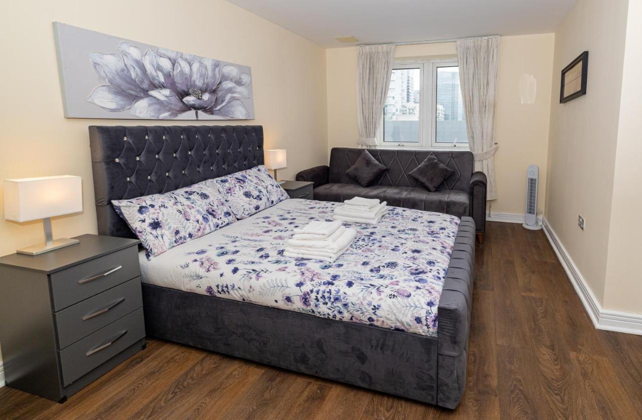 Two Bed Near Canary Wharf * Londres