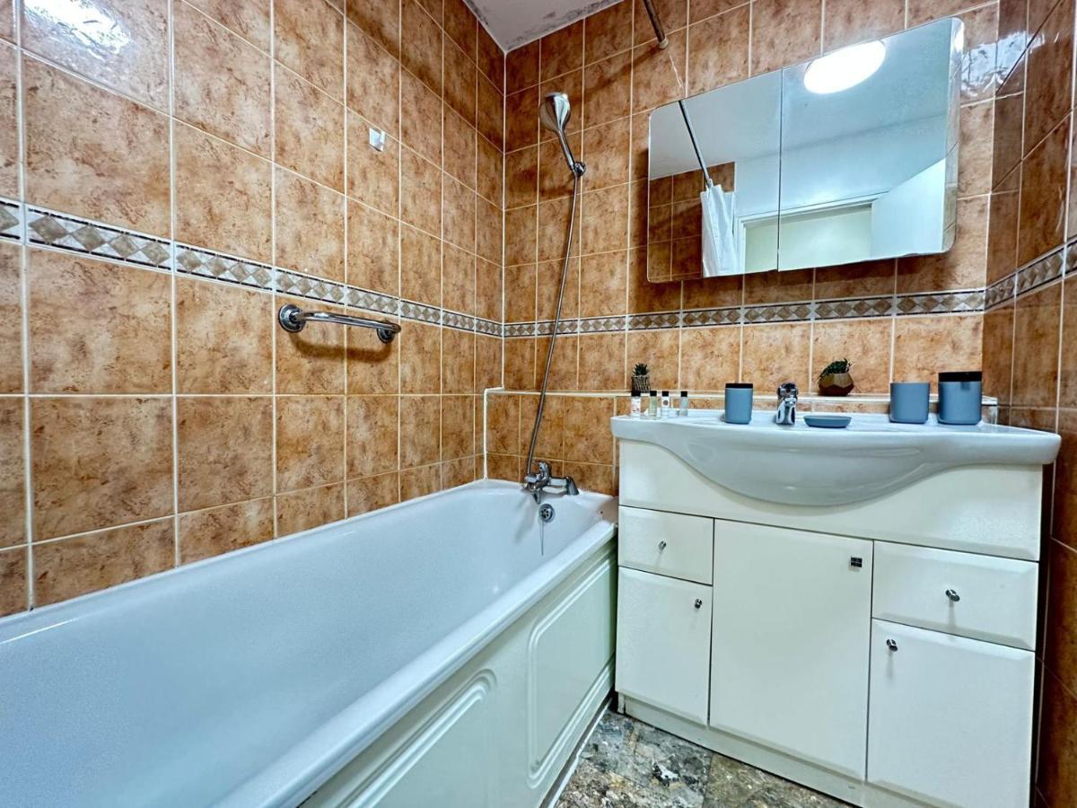 Lovely Studio Flat Cromwell Road Apartment London