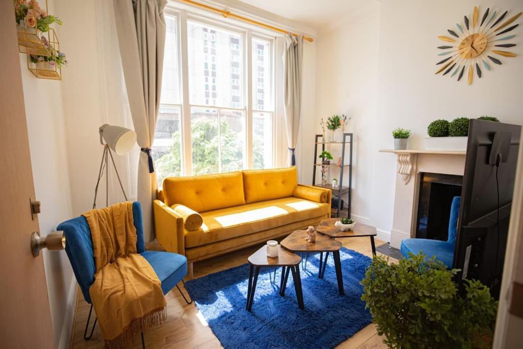 Apartamento Perfect Location 4bed 2 Bath Spacious