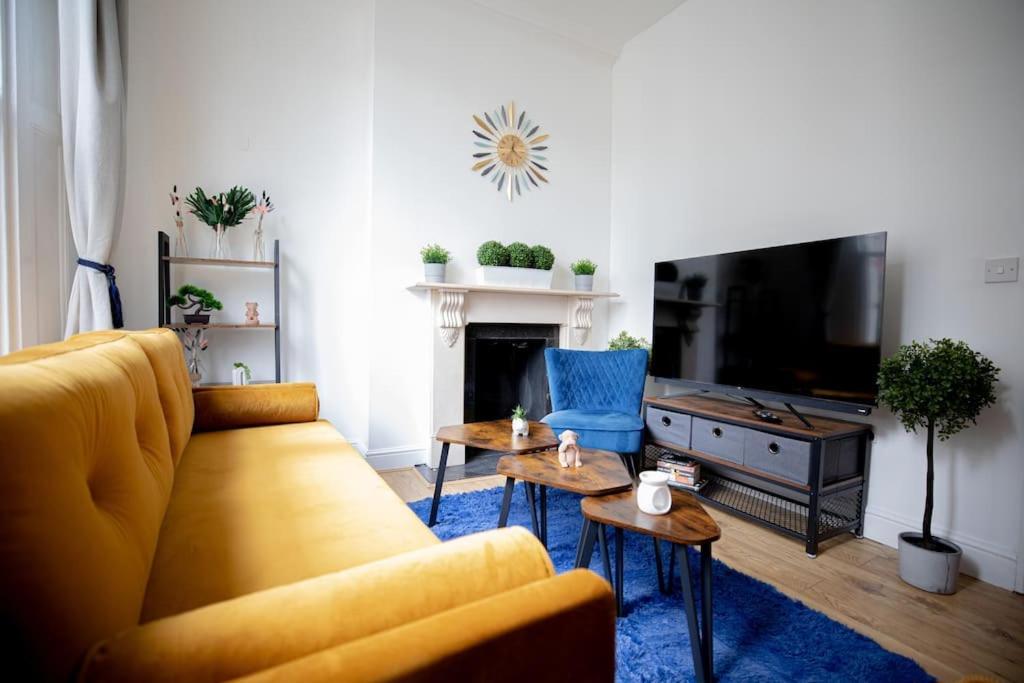 Perfect Location 4bed 2 Bath Spacious Apartamento