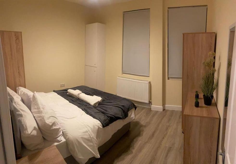 Flat 11 Brixton Hill, 1 Bedroom, 1 Bathroom Flat Appartement *