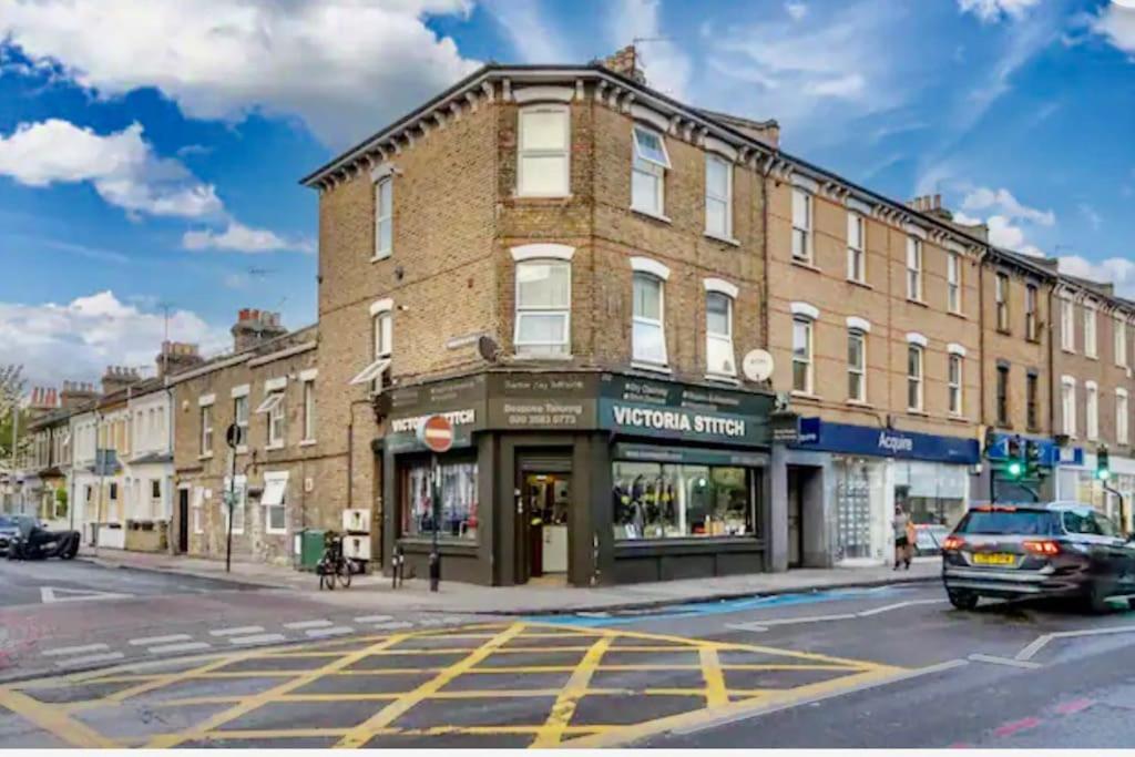 Flat 3 Battersea Park Rd, 2 Bedroom, 1 Bathroom Flat Londen