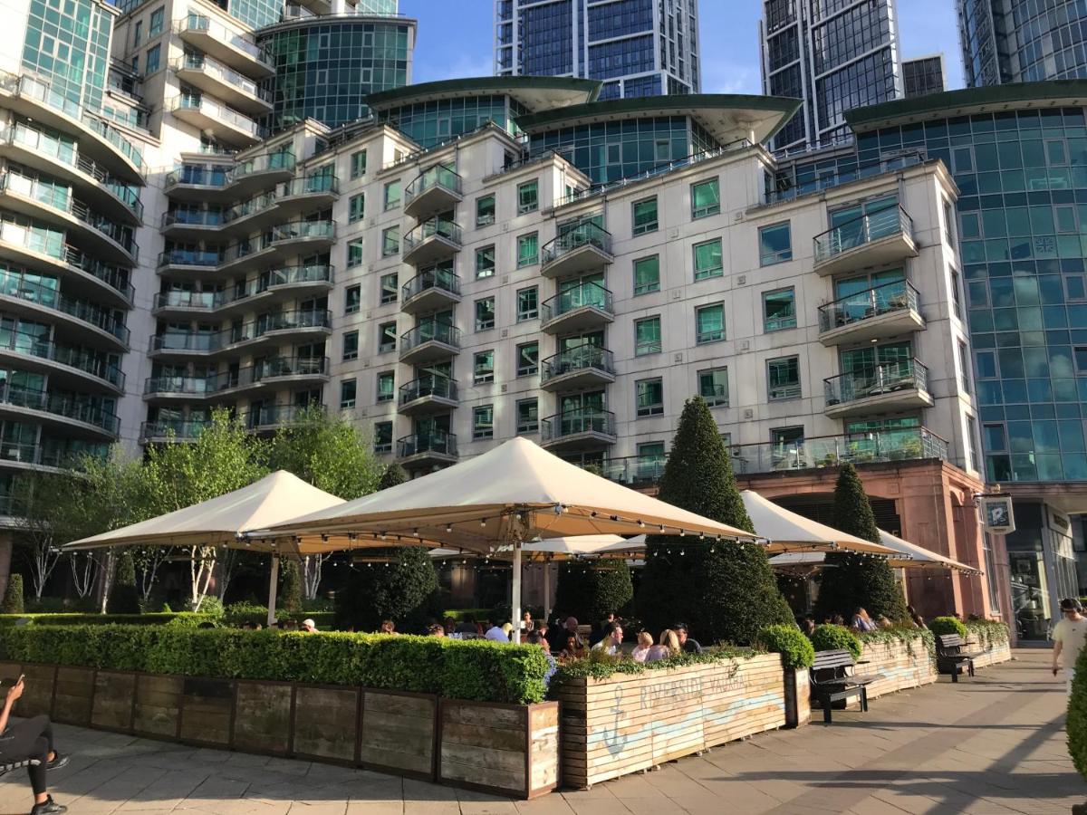 Hospedagem domiciliar Cosy Private With Private Bathroom In A River View Flat Londres