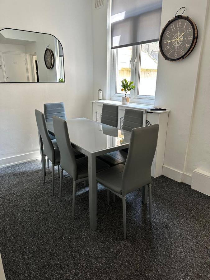 3 Bedroom House With Garden In Tottenham * Londres