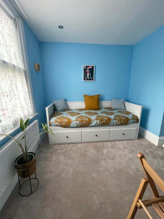 Pillo Hammersmith Guest house *