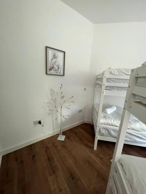 Cozy Studio In Dp118 London