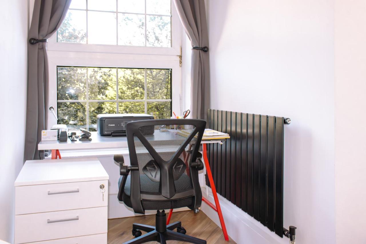 4 Bedroom Near Centre 2-min Walk To Metro !! Business & Family Friendly!! Apartamento