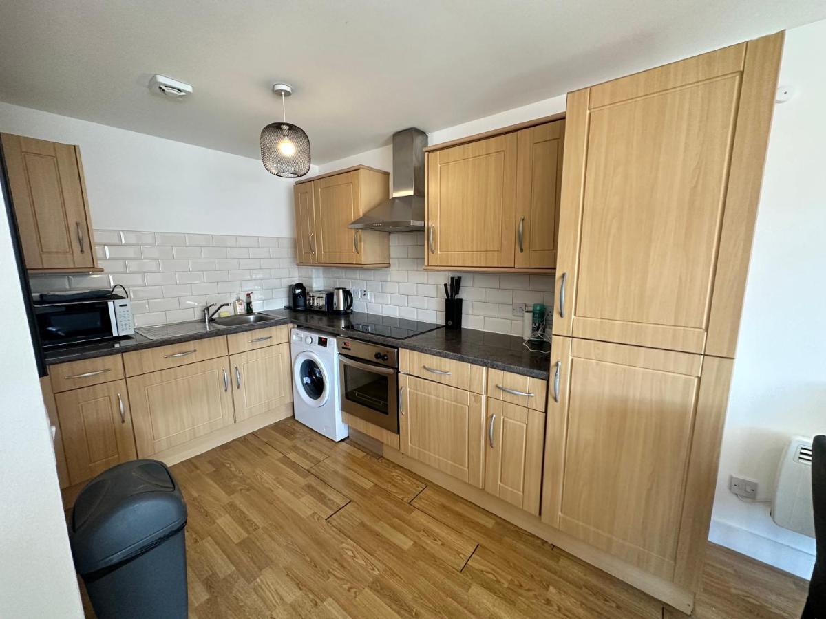 2 Bedroom Flat 1 Stop From Bridge Apartamento