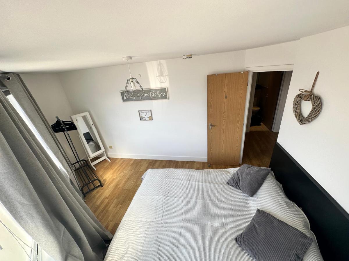 2 Bedroom Flat 1 Stop From Bridge * Londres