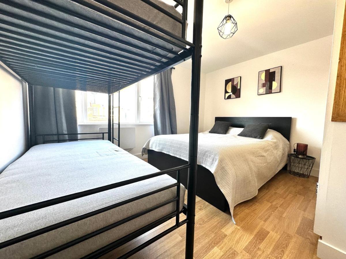 2 Bedroom Flat 1 Stop From Bridge Apartamento *