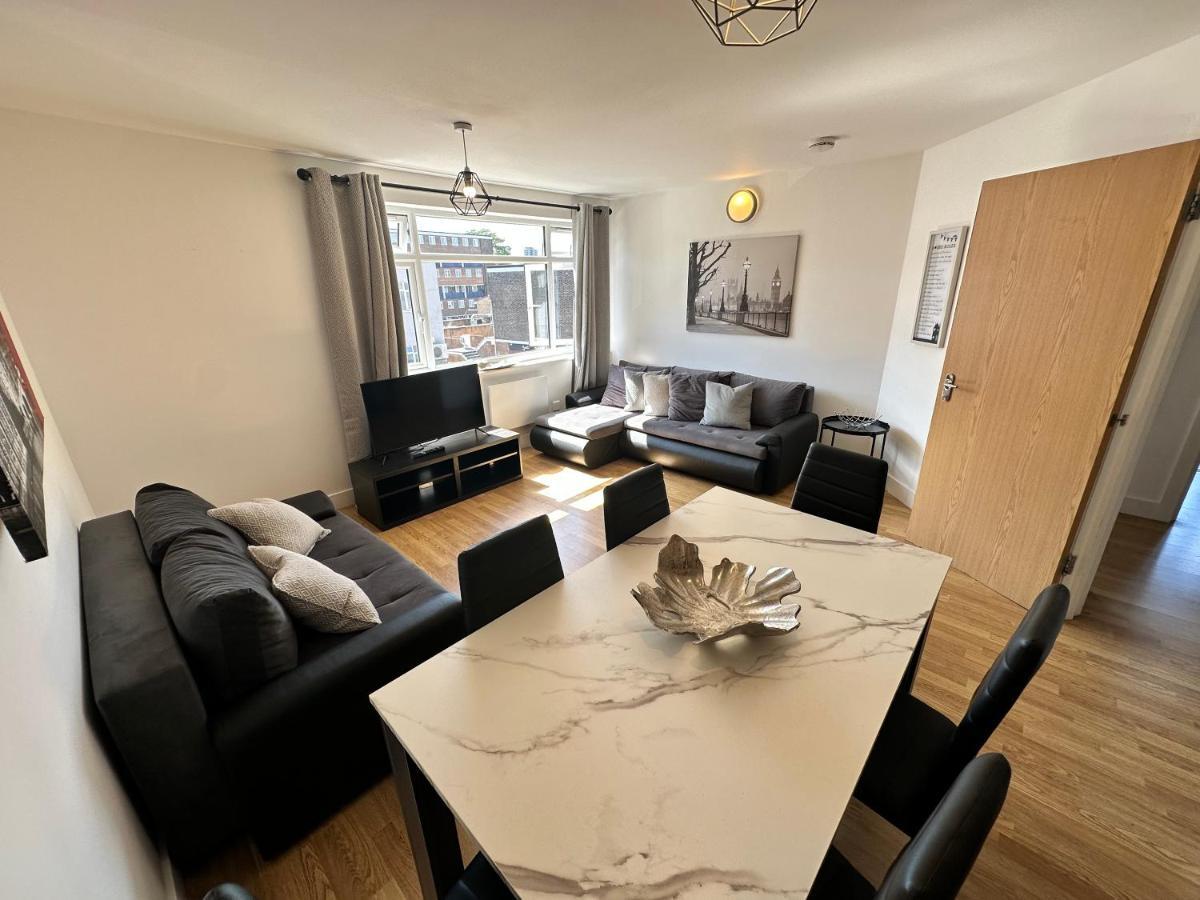 2 Bedroom Flat 1 Stop From Bridge Apartamento